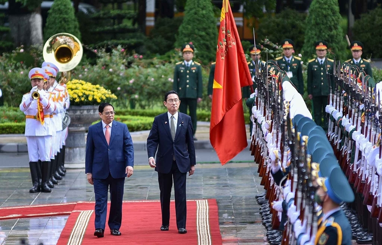 Le Premier ministre japonais Kishida Fumio termine avec succès sa visite officielle au Vietnam
